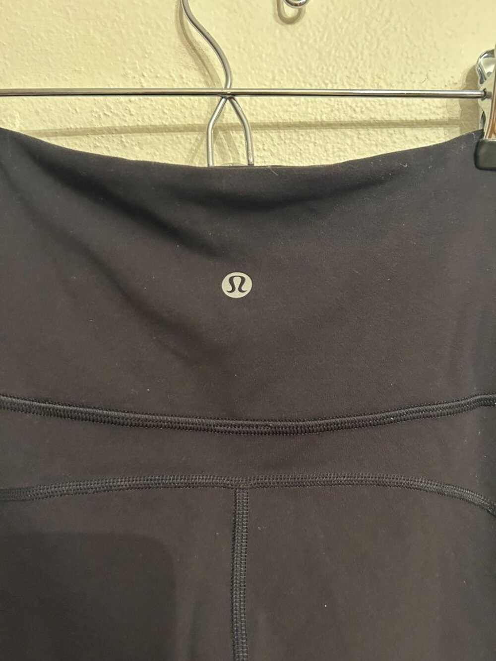 Lululemon athletica boot leg black yoga pants size M - Picture 3 of 3